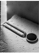 Men's Minimalist Black Onyx Circle Pendant – Silver Box Chain Necklace